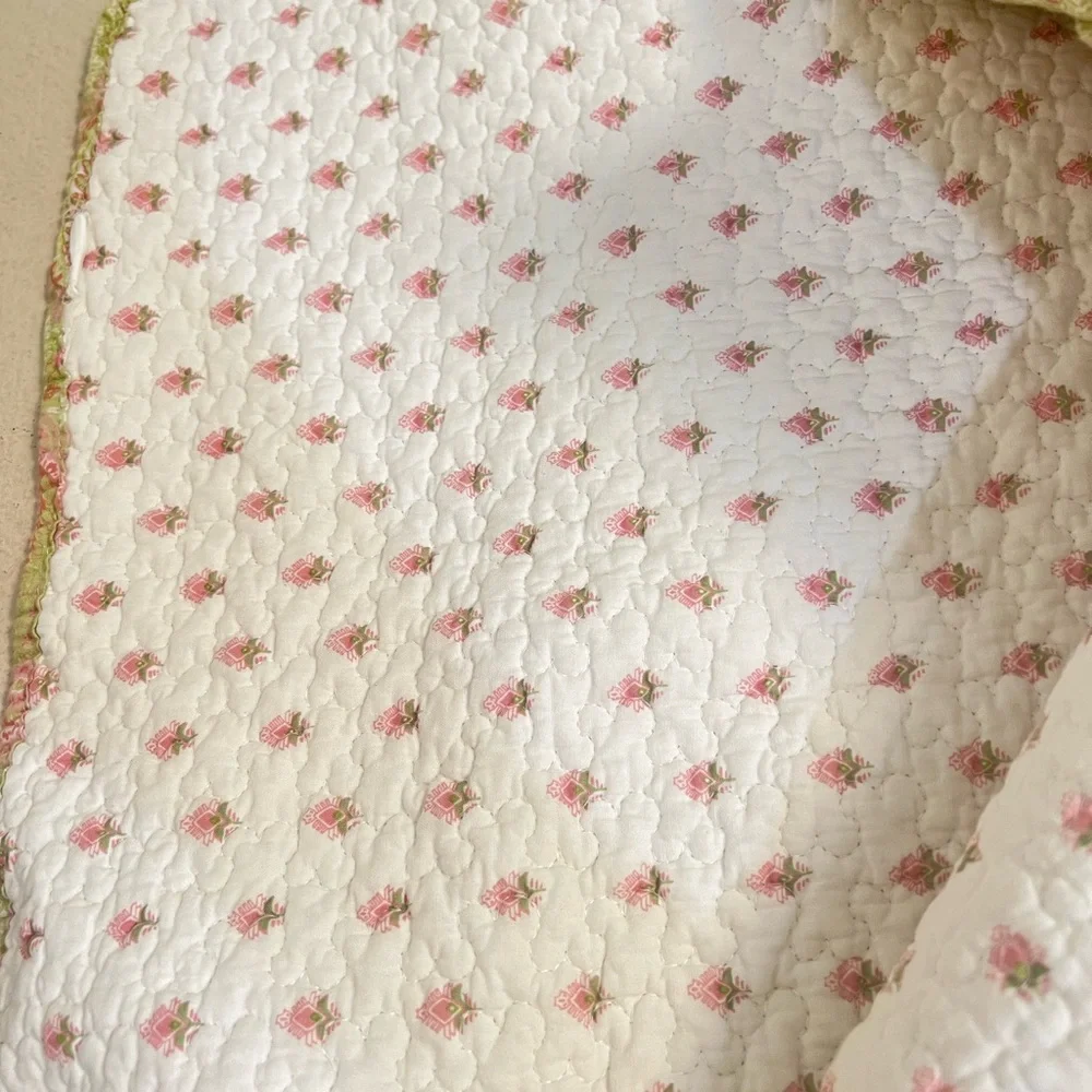 VNTG cotton Green & Pink paisley quilted twin size blanket Set with three sham